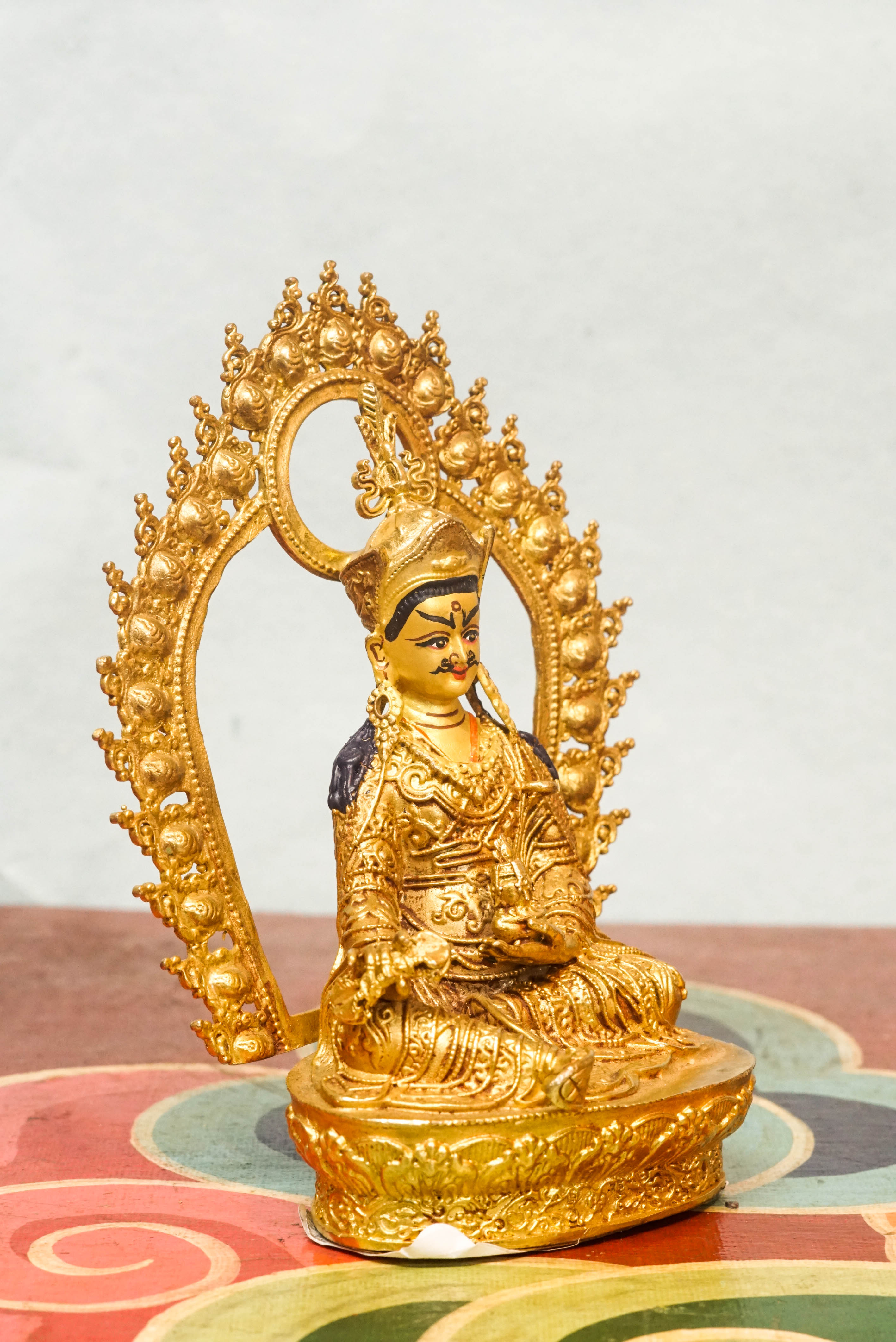 Guru Rinpoche statue, it symbolizes spiritual authority and tantric power. It is perfect for meditation, teaching altars, or spiritual purpose, inspiring clarity, guidance, and strength.