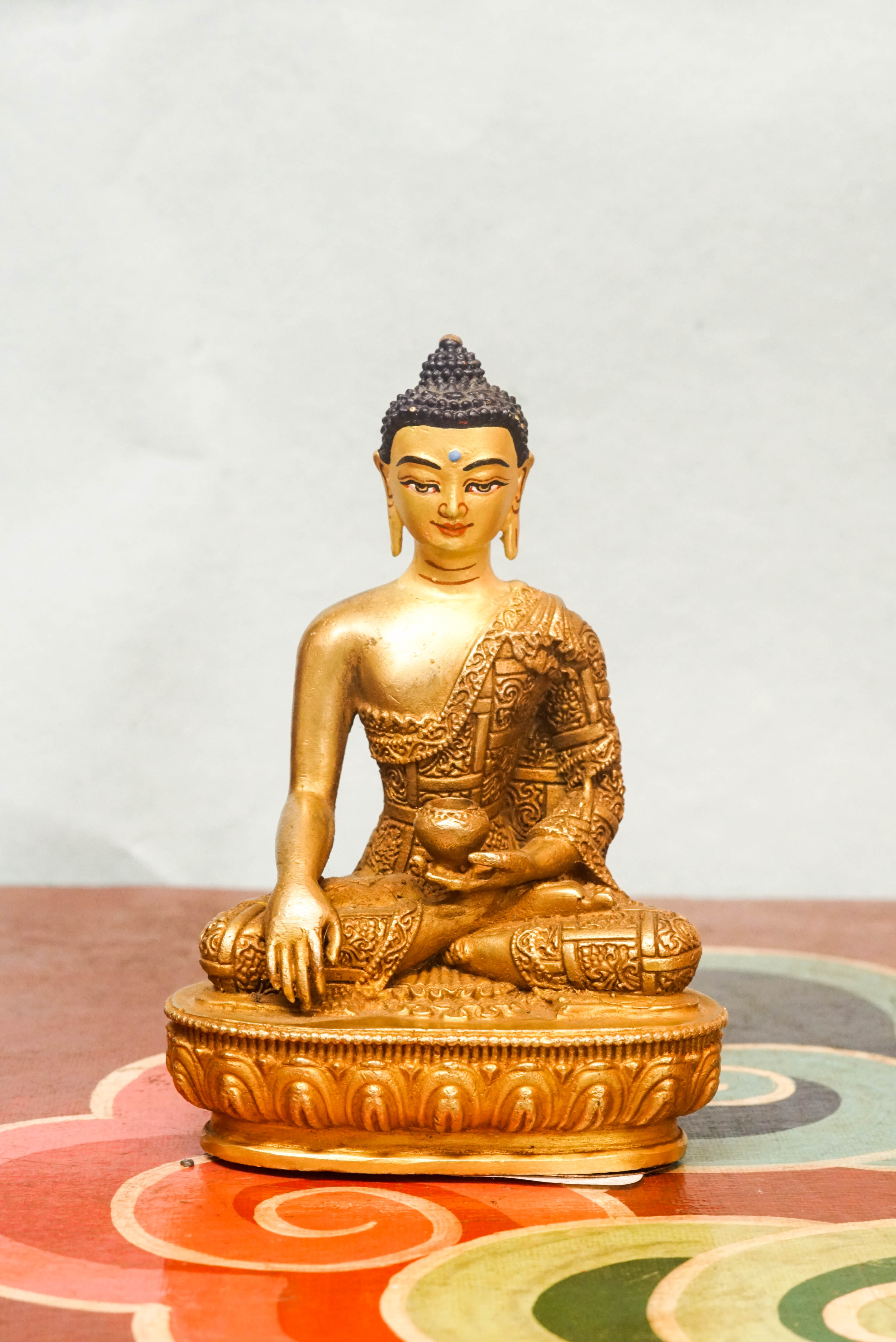 Shakyamuni Buddha statue symbolizing awakening, compassion, and clarity. Made by skilled Himalayan artisans, it’s perfect for meditation altars or as a meaningful spiritual gift.