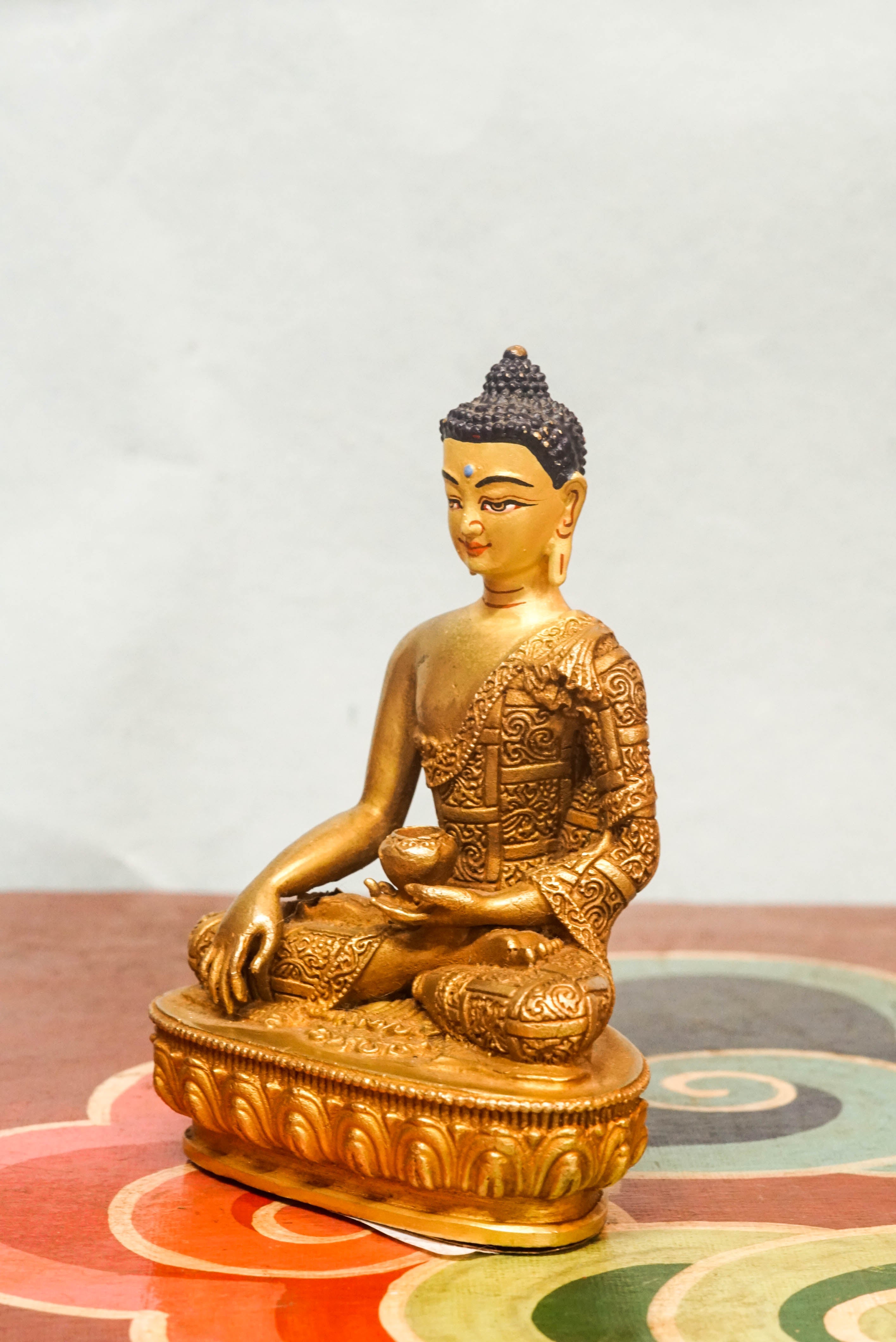 Shakyamuni Buddha statue symbolizing awakening, compassion, and clarity. Made by skilled Himalayan artisans, it’s perfect for meditation altars or as a meaningful spiritual gift.