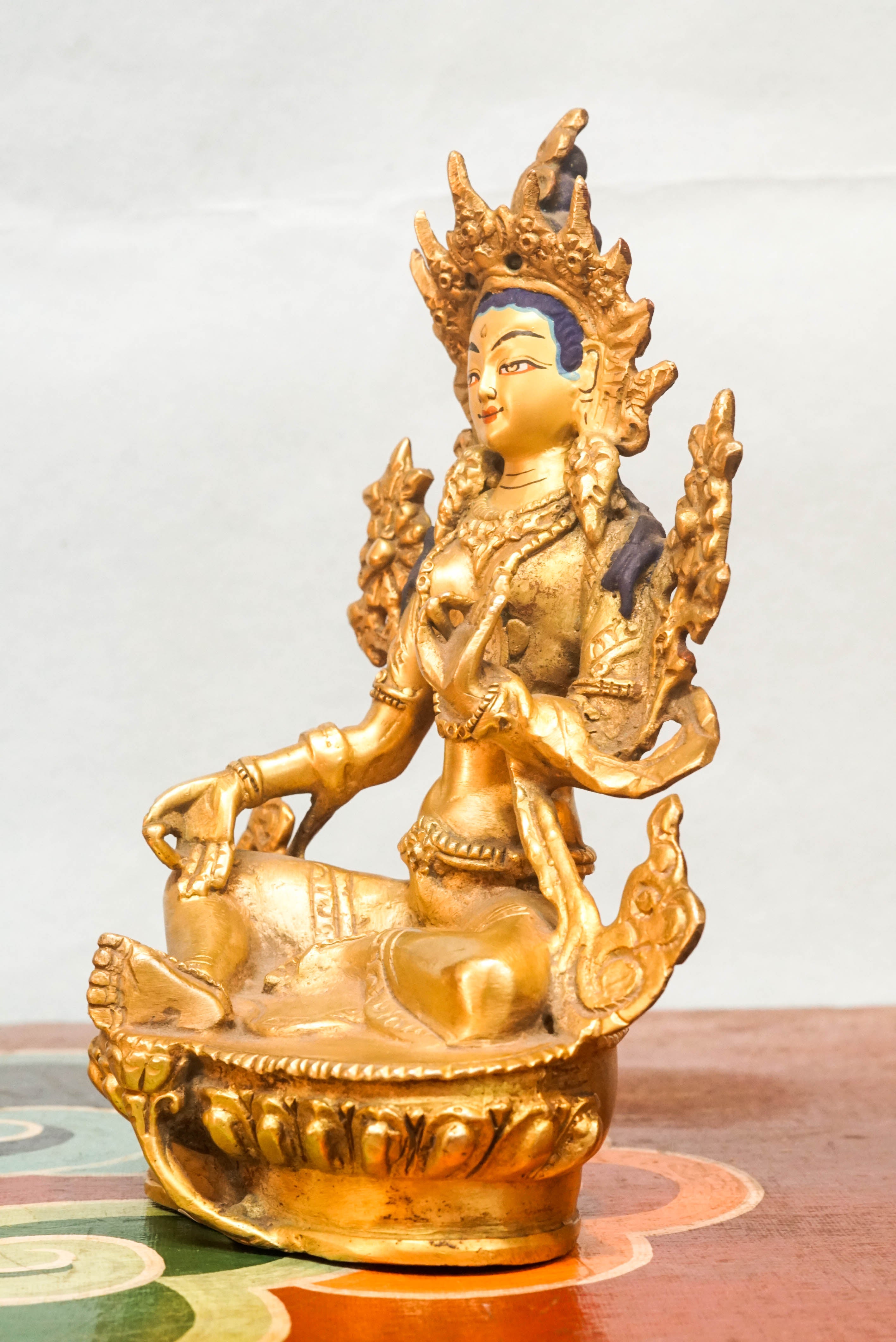 Green Tara gold-plated statue, Known as the “Mother of All Buddhas,” she offers protection, courage, and healing. Also it is ideal for meditation, altar display, or spiritual gifting.
