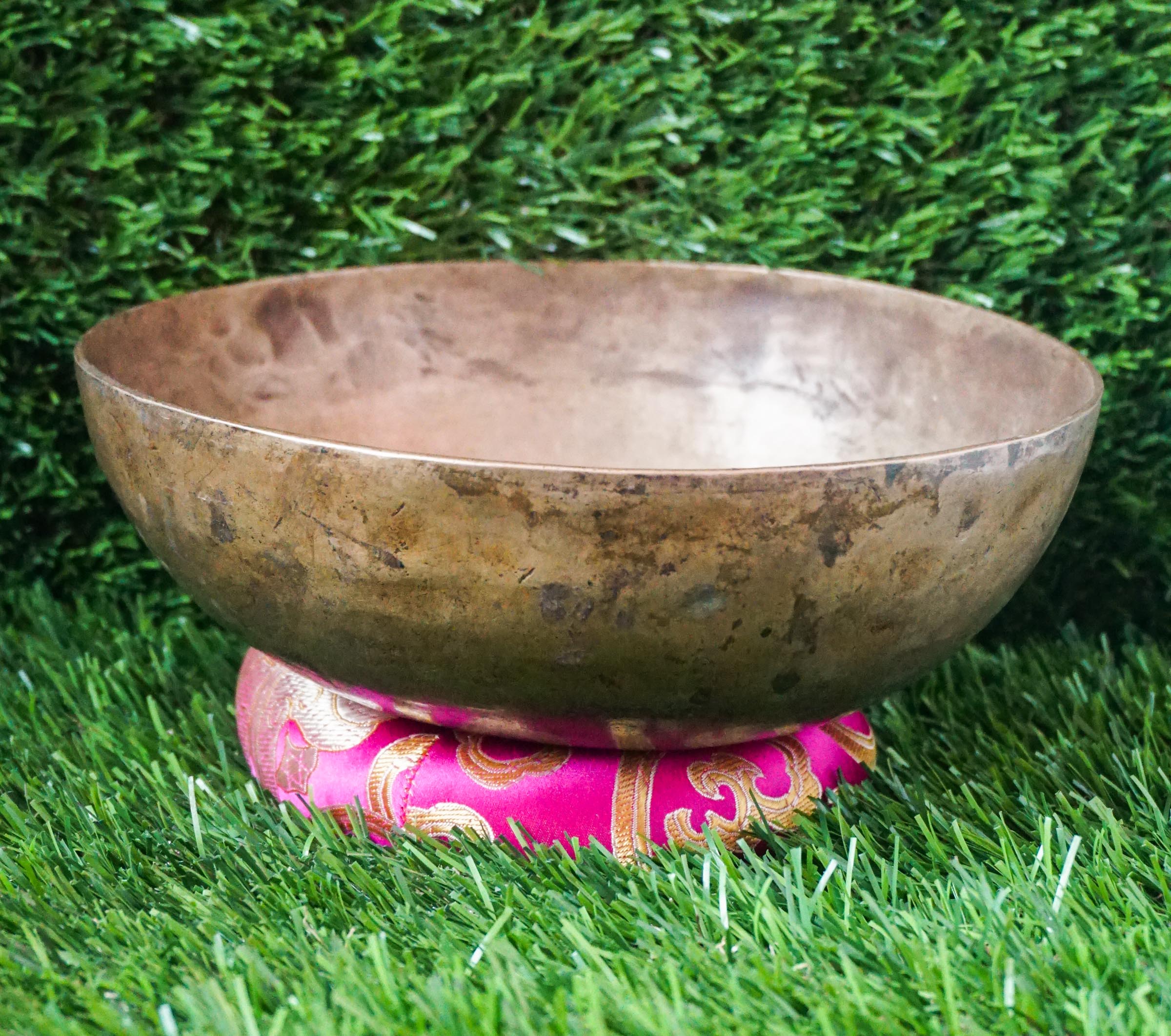 Semi-antique singing bowl handcrafted in Nepal with copper-tin alloy, ideal for meditation and healing