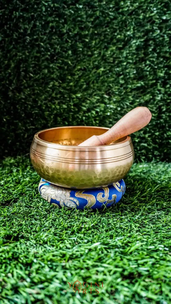 The Dotted Vajra Singing Bowl features the Vajra symbol for spiritual power and balance, with a simple dotted texture that keeps the design natural. Its clear, calming tone offers grounding strength for meditation and intention setting.
