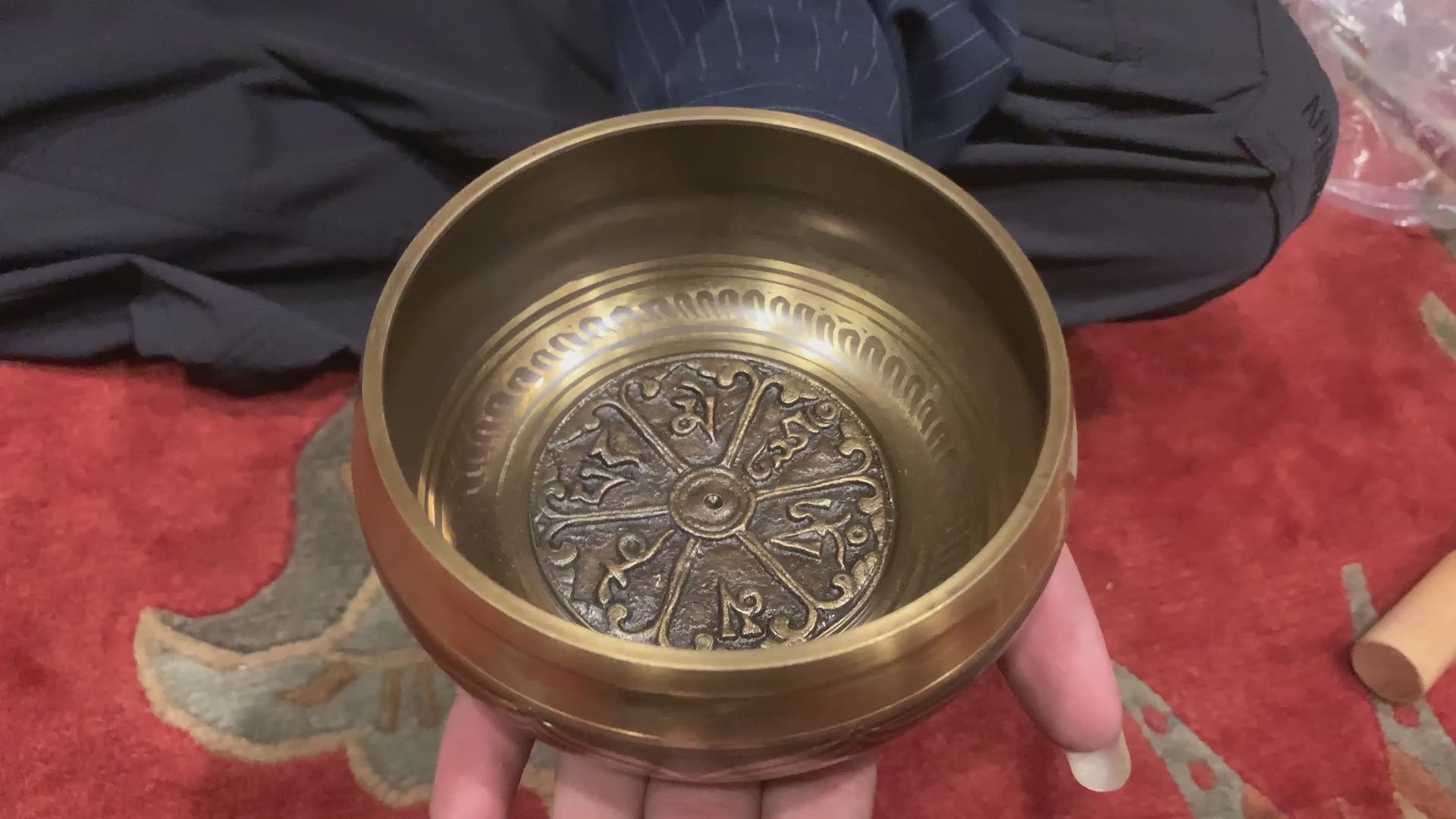 Om Mane Padme Hum mantra singing bowl
