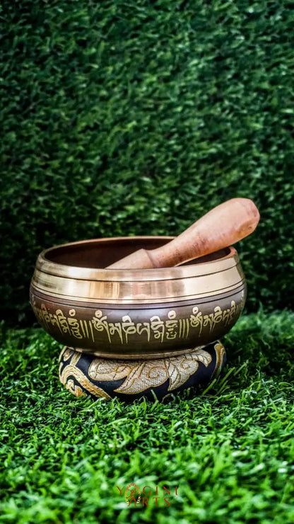 The 8 Auspicious Symbols Singing Bowl features traditional Tibetan symbols inside and the Om Mani Padme Hum mantra outside. Its soothing, uplifting sound brings blessings, harmony, and spiritual calm. Ideal for meditation, sound healing, or adding positive energy to your home or sacred space.
