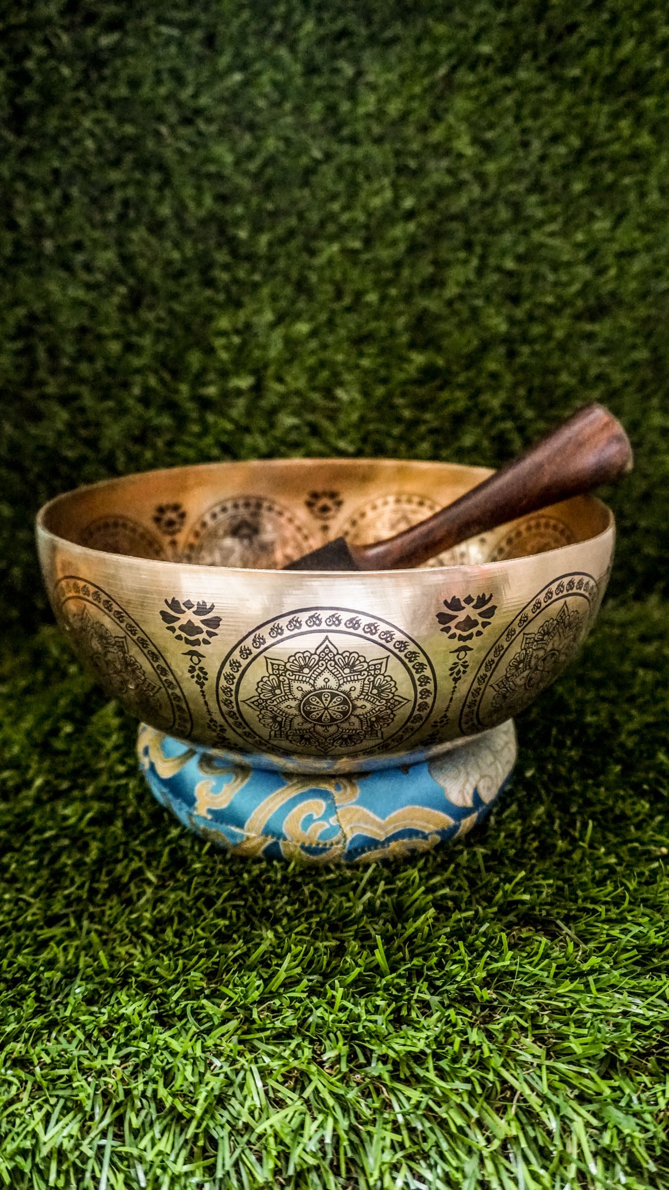 Connect to peace and clarity with our handcrafted Buddha Tree Singing Bowl. At its heart is an engraved Bodhi tree, a symbol of enlightenment and inner growth. Surrounding it, sacred Sanskrit mantras radiate healing and protection. Hand-hammered by Himalayan artisans, this bowl produces rich calming tones that support meditation, mindfulness, and emotional balance. It is a powerful companion for spiritual practice, healing rituals, or creating a serene space in your home.