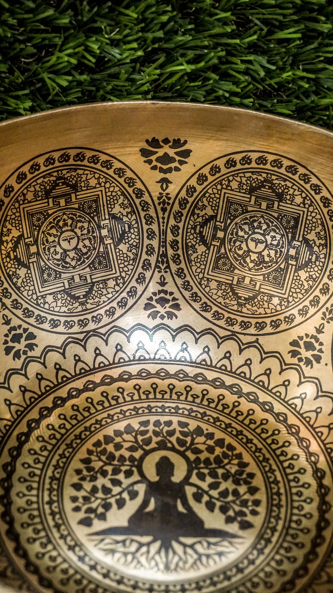 Connect to peace and clarity with our handcrafted Buddha Tree Singing Bowl. At its heart is an engraved Bodhi tree, a symbol of enlightenment and inner growth. Surrounding it, sacred Sanskrit mantras radiate healing and protection. Hand-hammered by Himalayan artisans, this bowl produces rich calming tones that support meditation, mindfulness, and emotional balance. It is a powerful companion for spiritual practice, healing rituals, or creating a serene space in your home.