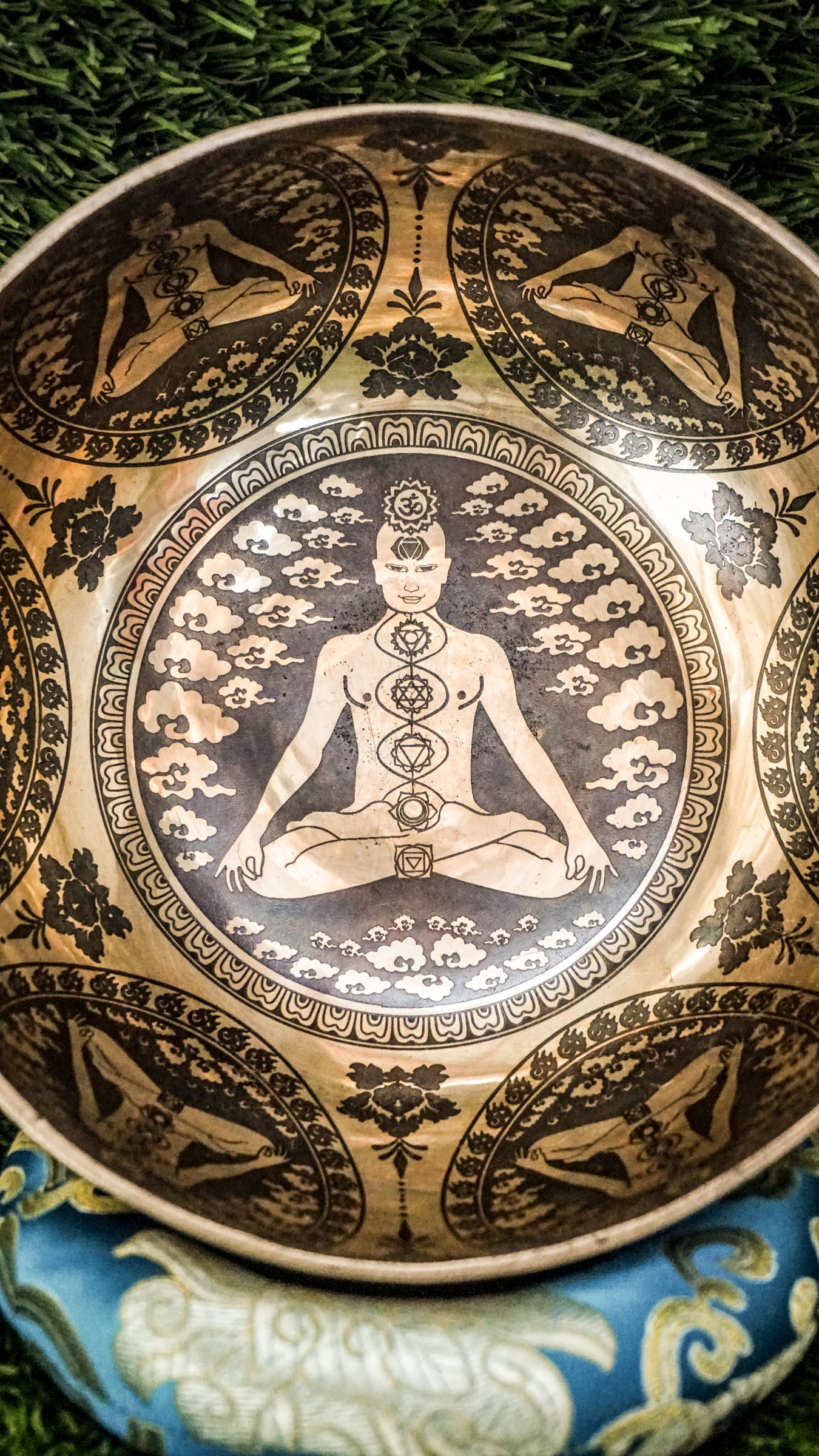 Awaken and balance your inner energies with our handcrafted Chakra Manab Singing Bowl. Featuring detailed engravings of the seven chakras and sacred Sanskrit mantras, this bowl supports spiritual growth, healing, and protection. Hand-hammered by skilled Himalayan artisans, it produces rich, clear tones that help clear energy blockages and promote chakra alignment. Ideal for meditation, sound healing, and holistic wellness, it is a meaningful companion on your spiritual journey.