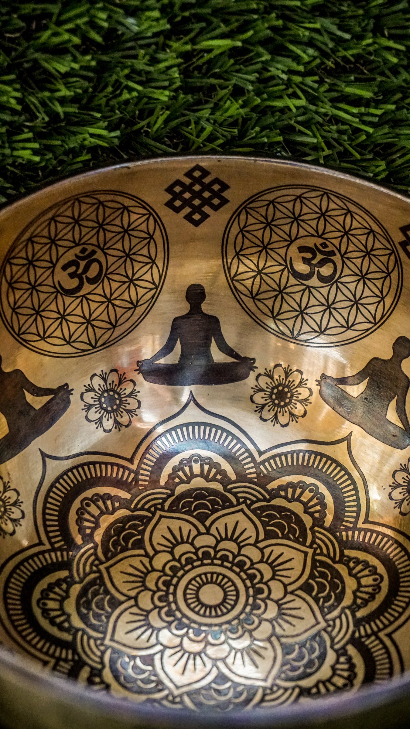 Awaken your spirit with our handcrafted Cosmos Lotus Singing Bowl. Featuring an engraved lotus surrounded by stars and galaxies, it symbolizes purity and universal connection. Traditional mantras circle the bowl to boost spiritual protection and focus. Handcrafted by skilled Himalayan artisans, it produces rich, clear tones that support meditation, healing, and chakra balancing, helping you find inner peace and cosmic harmony.