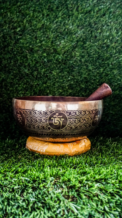 
The Flower of Life Singing Bowl brings sacred connection and clarity. Its center features the timeless Flower of Life symbol, surrounded by gentle mandala motifs that invite balance. The Om Mani Padme Hum mantra wraps the outside, adding spiritual depth. With a warm, grounding sound, this bowl supports mindfulness and stillness. Perfect for meditation or daily reflection, it blends beauty and meaning to uplift your space and spirit.