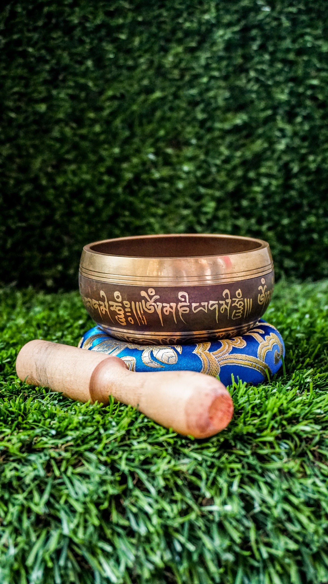 This singing bowl features the Om Mani Padme Hum mantra arranged on mandala petals inside and around its outer surface. Its clear, soothing tone helps ground your breath and focus your mind. Perfect for meditation, healing, or quiet moments, it brings calm and compassion to your space.