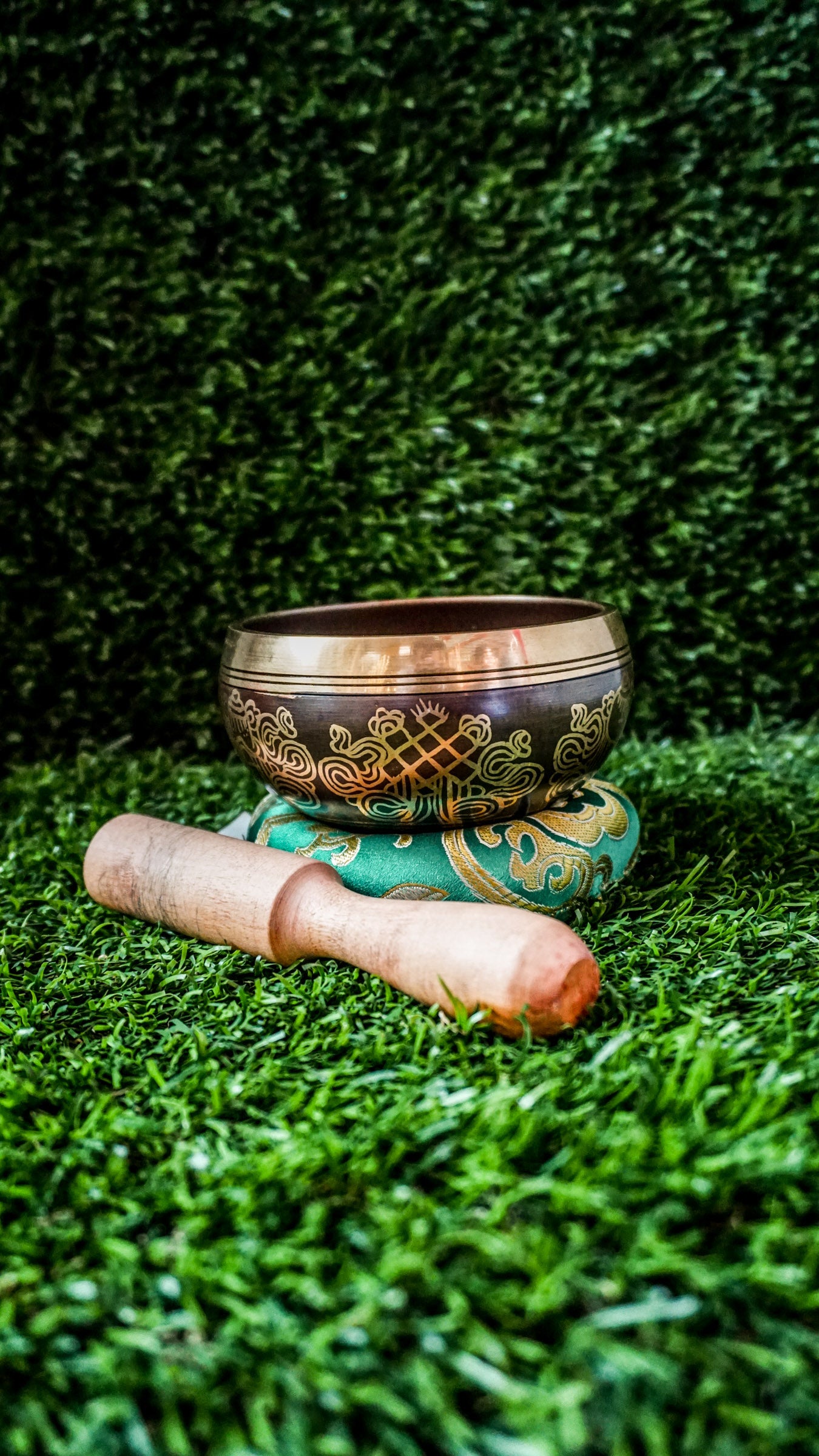 The Om Singing Bowl centers around the sacred Tibetan Om symbol, surrounded by the calming mantra Om Mani Padme Hum inside and echoed in circular patterns on the outside. Its smooth, grounding tone helps clear the mind and bring you back to stillness and presence.