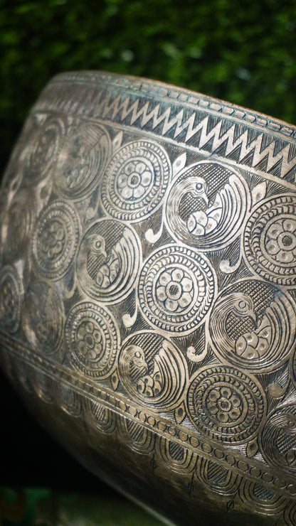 Semi-antique healing Jambati Singing bowl with a pattern hand carved 
