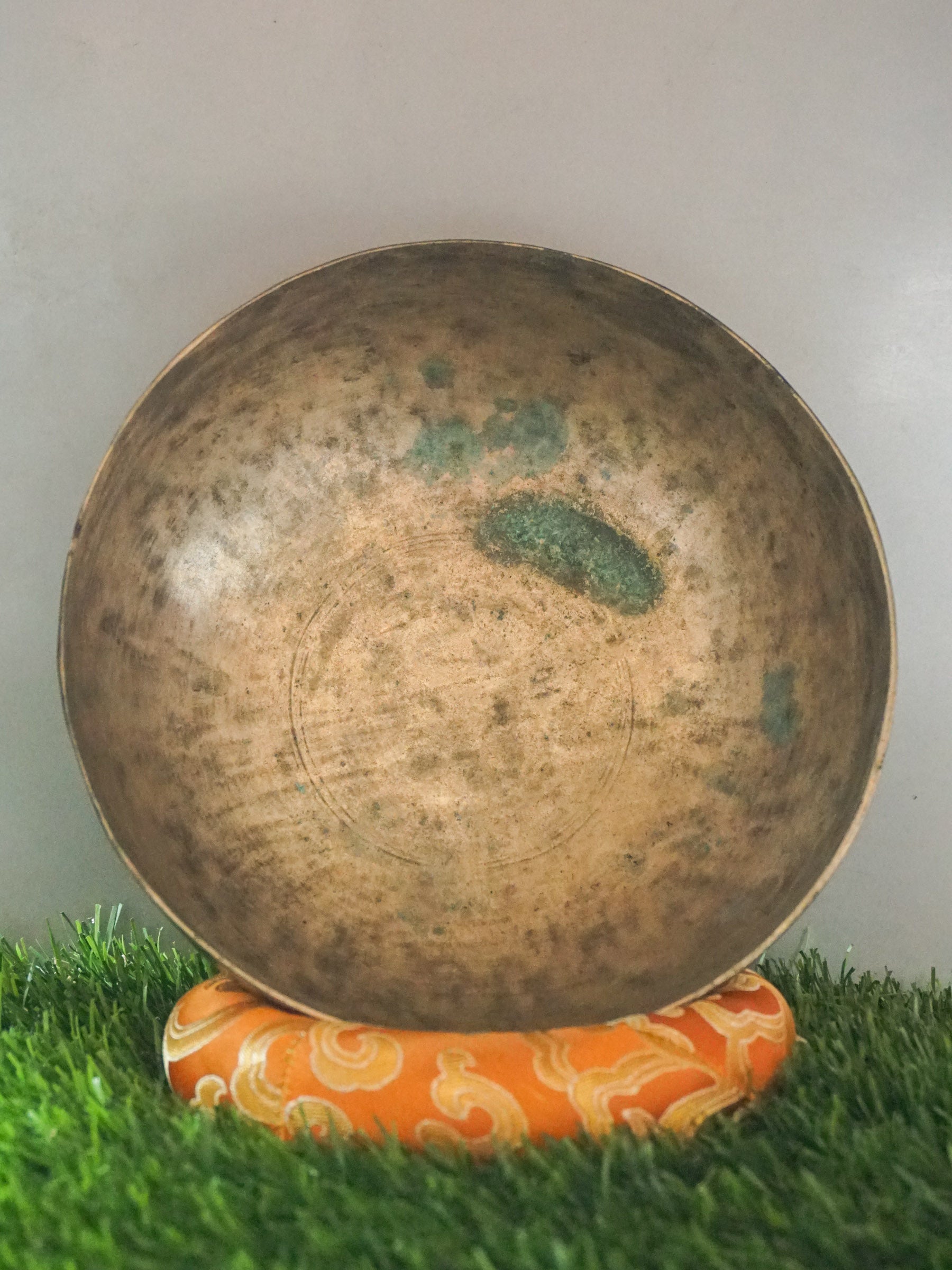 Semi-antique Singing Bowl with traditional Nepalese craftsmanship, creating soothing tones to enhance meditation, sound therapy, and spiritual focus.