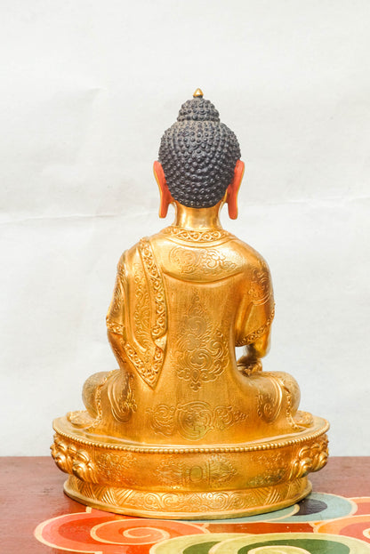 Shākyamuni Buddha statue, it embodies spiritual wisdom and calm. Made by skilled Himalayan artisans with traditional techniques, this statue is perfect for meditation spaces, altars, or as a meaningful gift for those on a spiritual path.