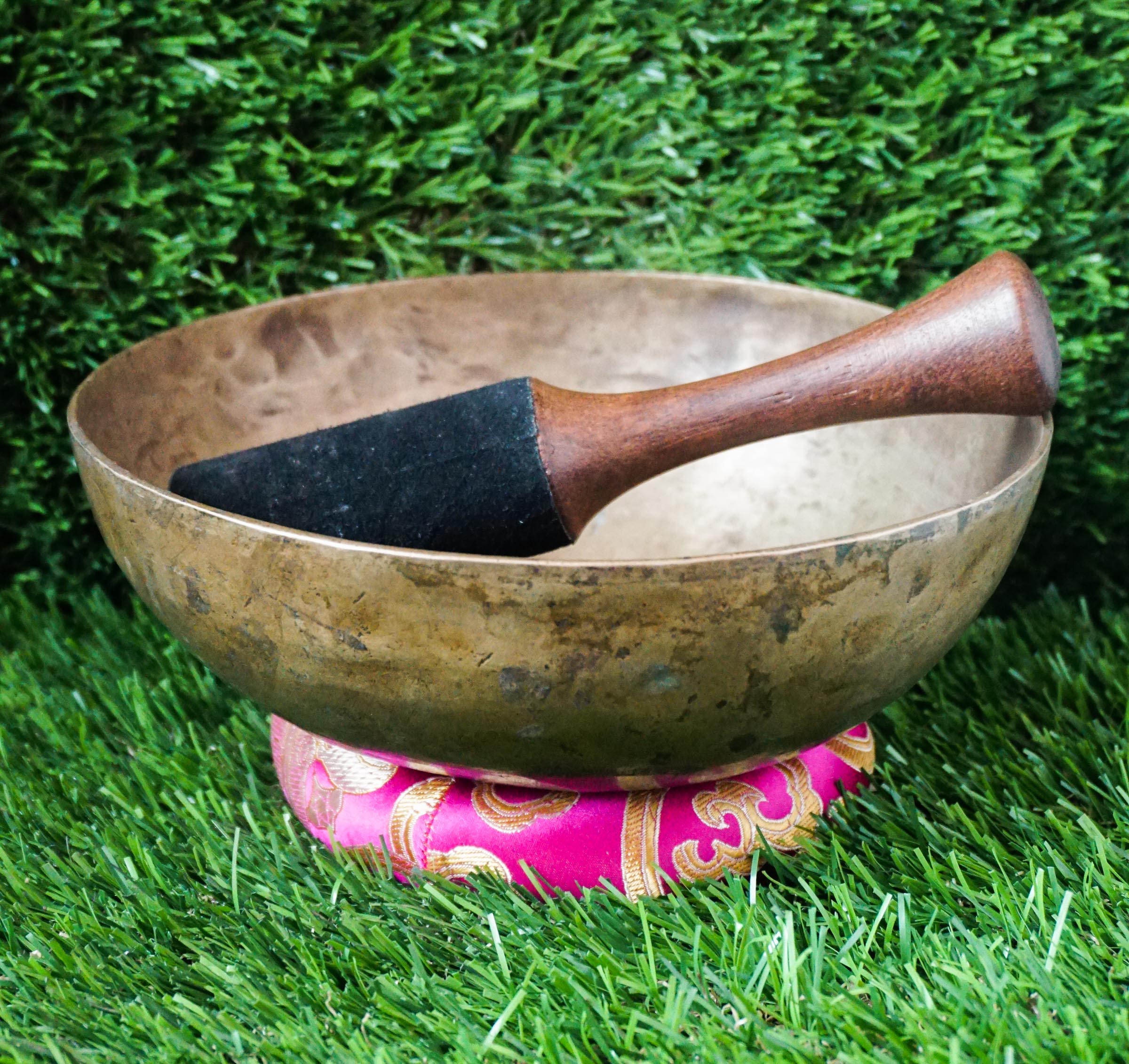 Semi-antique singing bowl handcrafted in Nepal with copper-tin alloy, ideal for meditation and healing