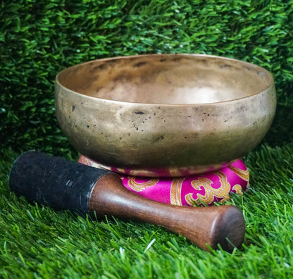 Traditional singing bowl handcrafted in Nepal with copper-tin alloy, ideal for meditation and spiritual healing