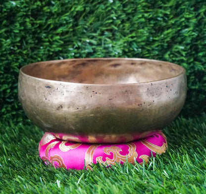 Traditional singing bowl handcrafted in Nepal with copper-tin alloy, ideal for meditation and spiritual healing