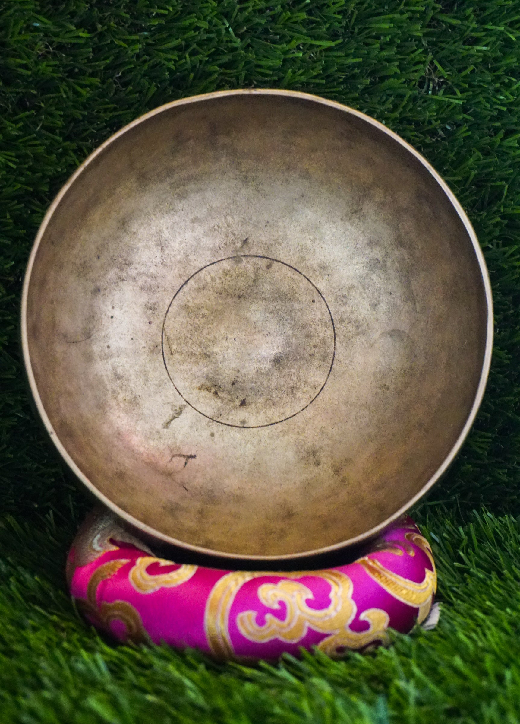 Traditional singing bowl handcrafted in Nepal with copper-tin alloy, ideal for meditation and spiritual healing