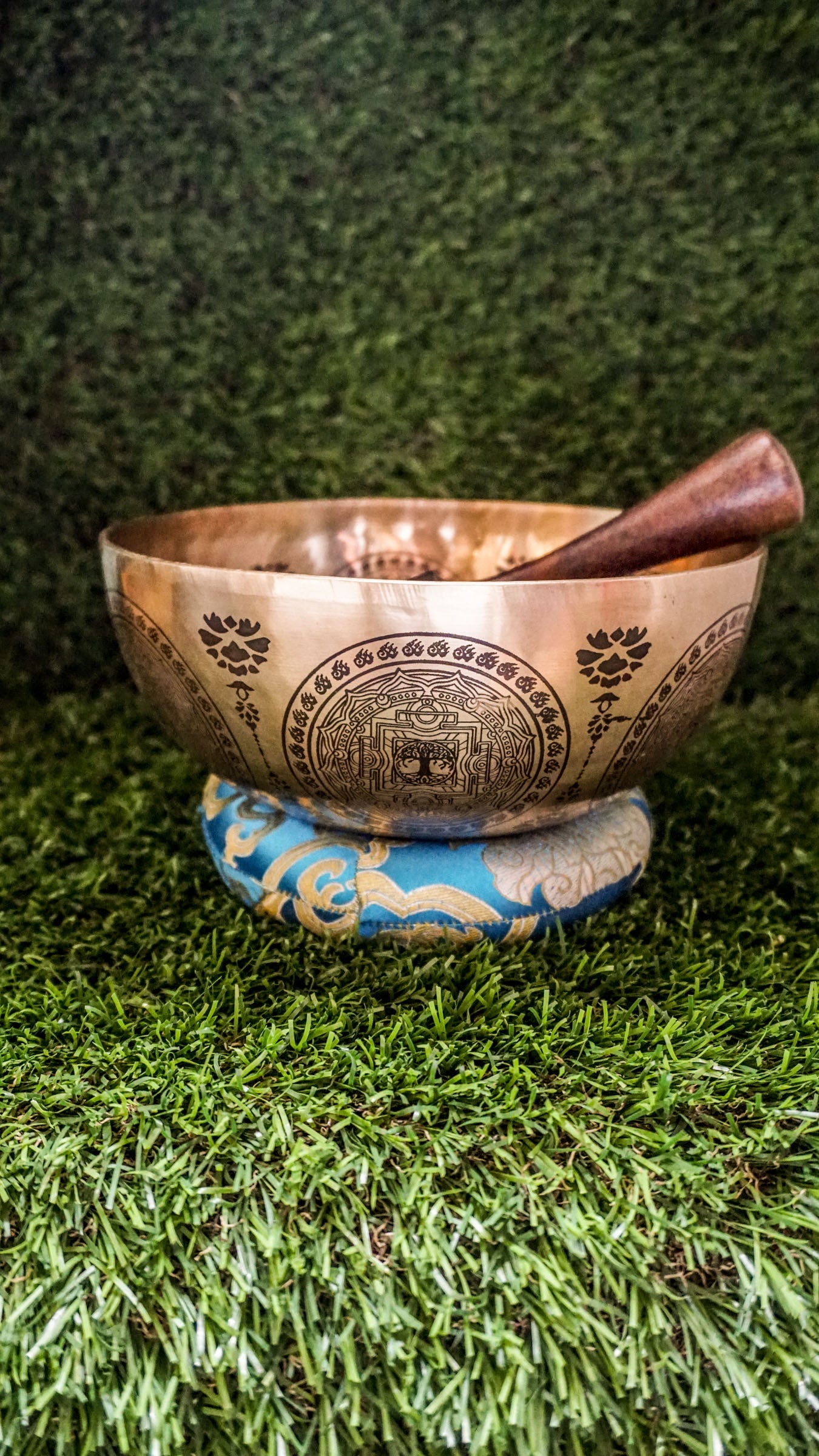 The Tree of Life Singing Bowl features a beautifully engraved tree at its center, symbolizing strength, growth, and the deep connection between all living things. Nature-inspired patterns surround the bowl, reflecting flow and harmony. When played, it produces clear and soothing tones that support balance, focus, and a sense of grounded calm.