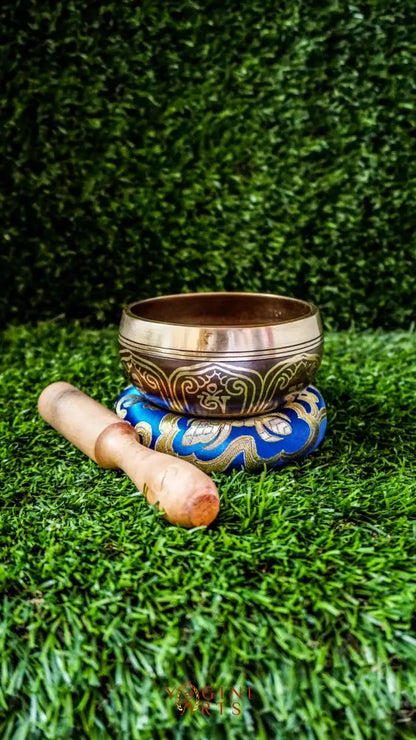 The Buddha Eye Singing Bowl features the Eye of Wisdom symbol and a mandala-style Om Mani Padme Hum mantra. Its clear, calming sound supports meditation and mindfulness, bringing peace and focus to your space.