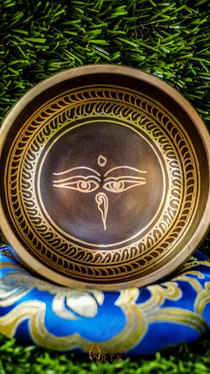 The Buddha Eye Singing Bowl features the Eye of Wisdom symbol and a mandala-style Om Mani Padme Hum mantra. Its clear, calming sound supports meditation and mindfulness, bringing peace and focus to your space.