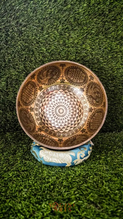 The Cosmos Singing Bowl features detailed celestial engravings and sacred mantras, symbolizing the infinite universe and spiritual unity. Handcrafted by Himalayan artisans, it produces rich, resonant tones that open your mind and spirit. Ideal for meditation and sound healing, this bowl helps you connect with cosmic energy and find inner peace through its expansive, clear sound.