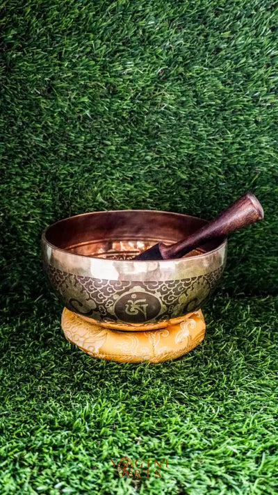 The Flower of Life Singing Bowl brings harmony and calm to your space. Its center features the sacred Flower of Life symbol, surrounded by simple patterns. The Om Mani Padme Hum mantra wraps around the outside, adding a spiritual touch. With clear, soothing tones, this bowl supports meditation, reflection, and peaceful decor. Perfect for grounding your mind and creating a balanced atmosphere at home or in your meditation space.