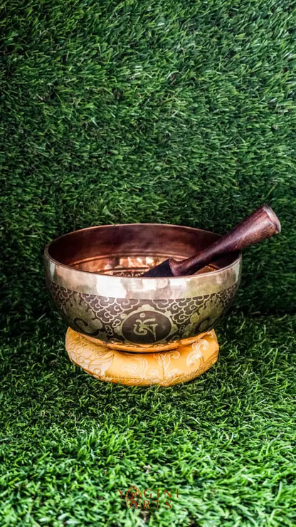 The Flower of Life Singing Bowl brings harmony and calm to your space. Its center features the sacred Flower of Life symbol, surrounded by simple patterns. The Om Mani Padme Hum mantra wraps around the outside, adding a spiritual touch. With clear, soothing tones, this bowl supports meditation, reflection, and peaceful decor. Perfect for grounding your mind and creating a balanced atmosphere at home or in your meditation space.