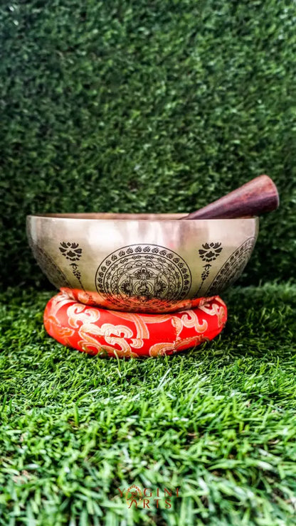 The Green Tara Singing Bowl brings compassion and protection to your space. Featuring Green Tara at its center and surrounded by calming mandala patterns, it produces a soft, steady sound that helps soothe the mind and deepen meditation. A gentle companion for peace and healing.