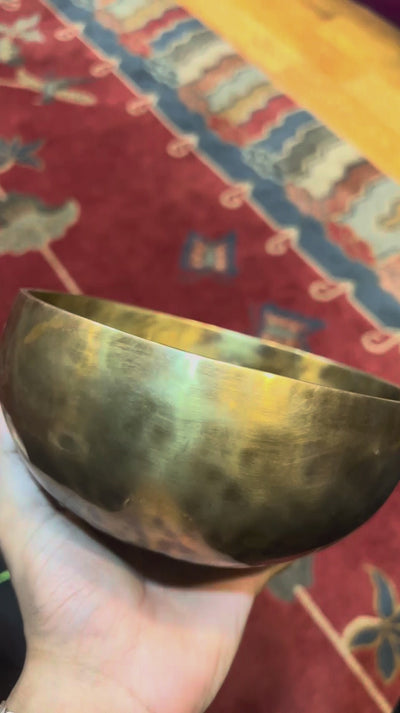 Handmade traditional Tibetan singing bowl from Nepal with cushion and mallet for meditation and mindfulness